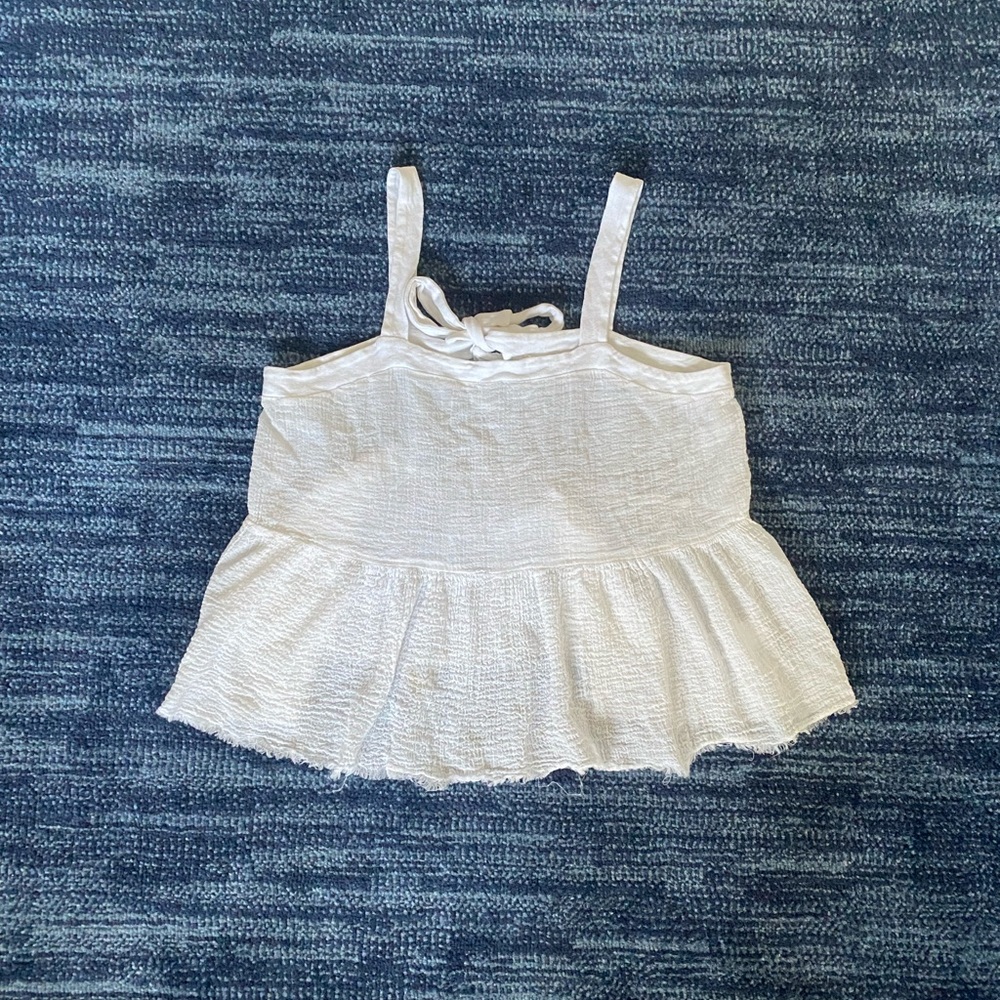 ❗️SOLD❗️white cropped tank